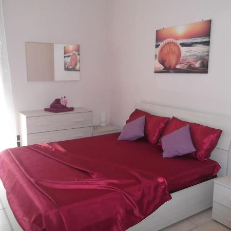Attico Trilocale Con Solarium A Borghetto Santo Spirito Apartment Exterior photo