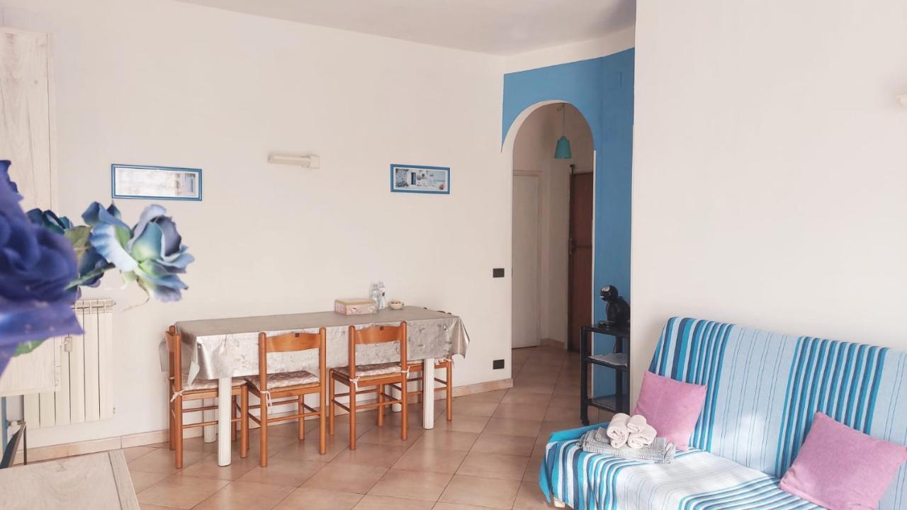Attico Trilocale Con Solarium A Borghetto Santo Spirito Apartment Exterior photo